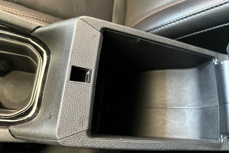 Jeep Compass Vehicle Full-screen Gallery Image 30