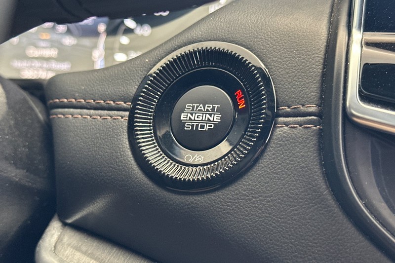Jeep Compass Vehicle Full-screen Gallery Image 32