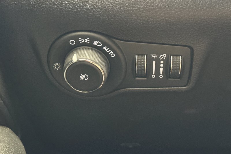 Jeep Compass Vehicle Full-screen Gallery Image 40