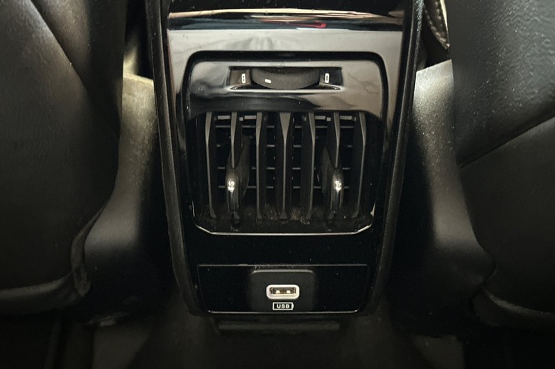 Jeep Compass Vehicle Full-screen Gallery Image 41