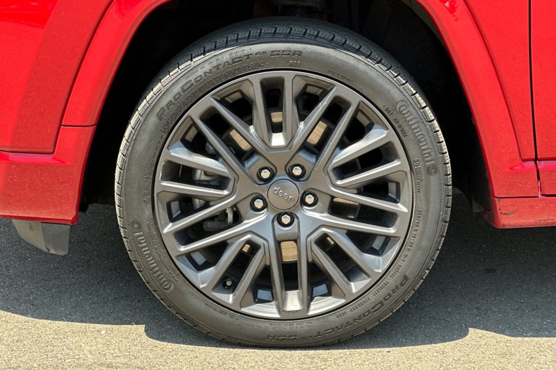 Jeep Compass Vehicle Full-screen Gallery Image 42