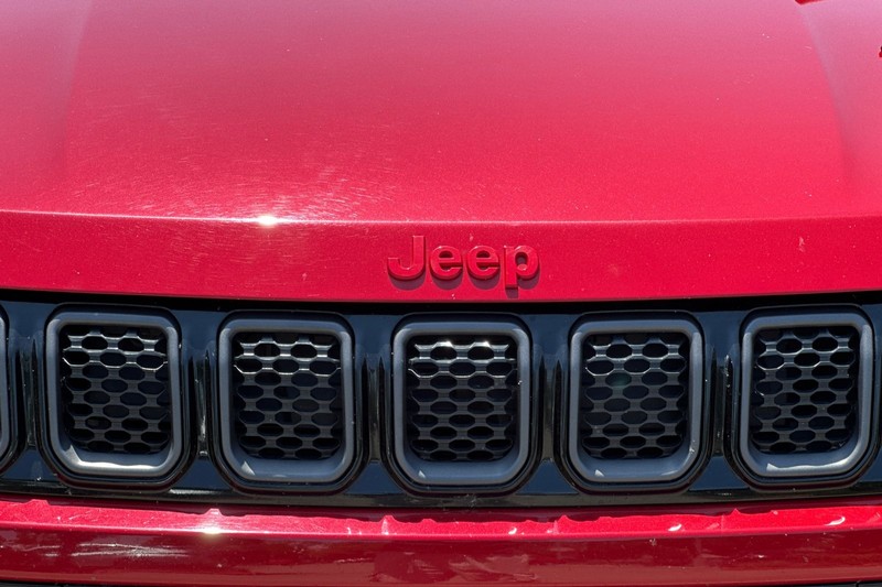 Jeep Compass Vehicle Full-screen Gallery Image 44