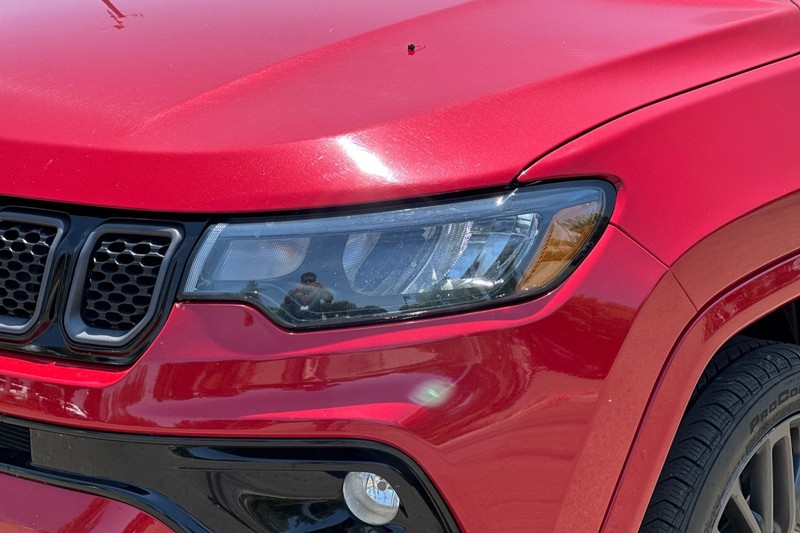 Jeep Compass Vehicle Full-screen Gallery Image 49