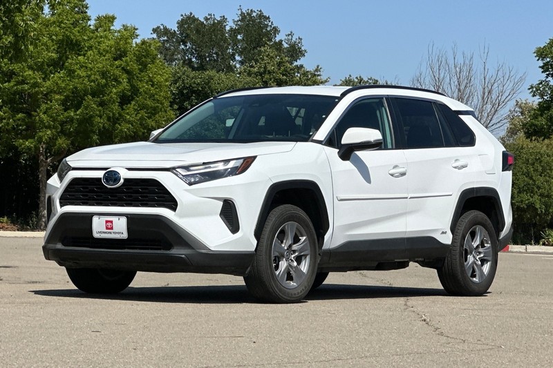 Toyota RAV4 Vehicle Full-screen Gallery Image 08
