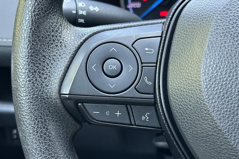 Toyota RAV4 Vehicle Full-screen Gallery Image 36