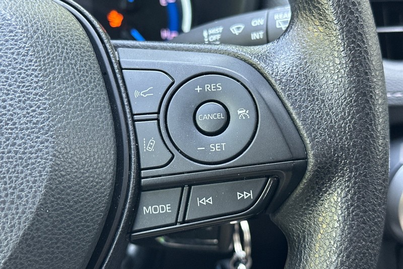 Toyota RAV4 Vehicle Full-screen Gallery Image 38