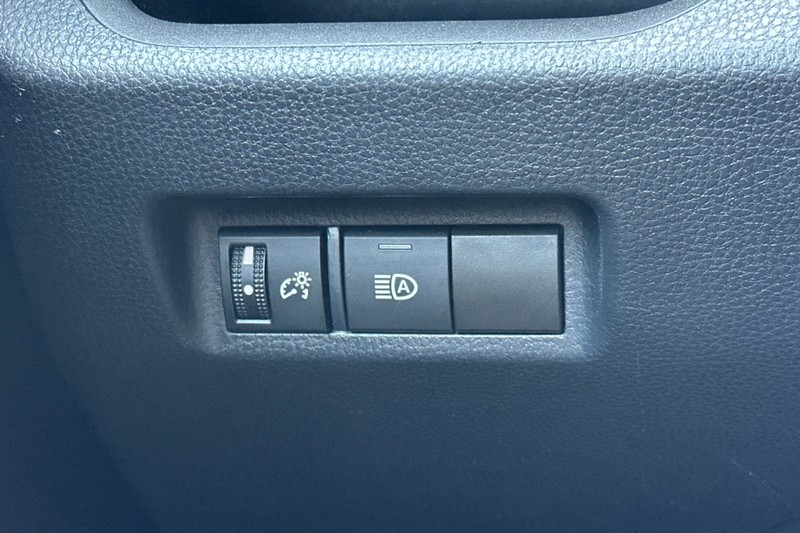 Toyota RAV4 Vehicle Full-screen Gallery Image 42