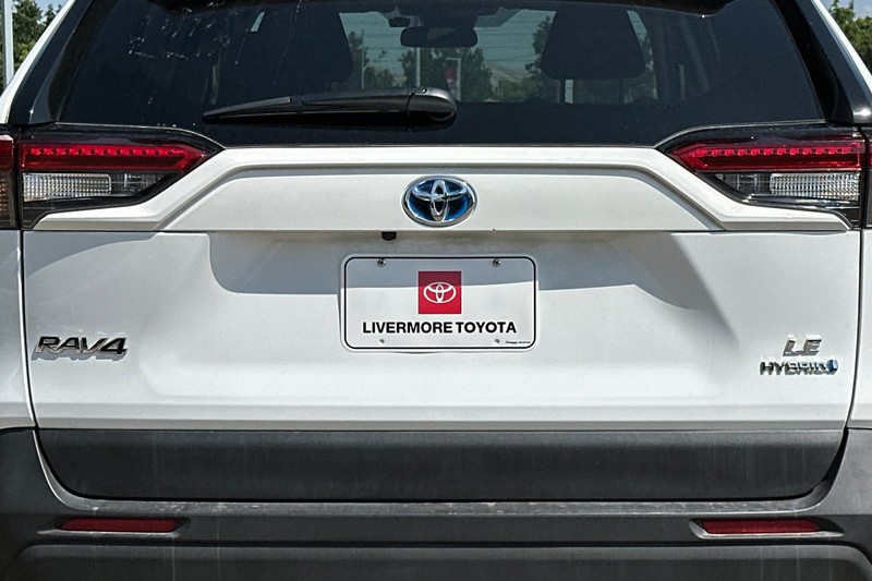 Toyota RAV4 Vehicle Full-screen Gallery Image 49