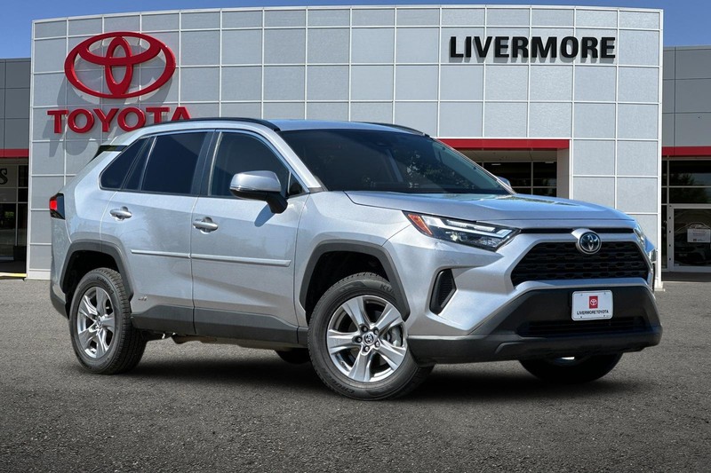 Toyota RAV4 Vehicle Full-screen Gallery Image 02