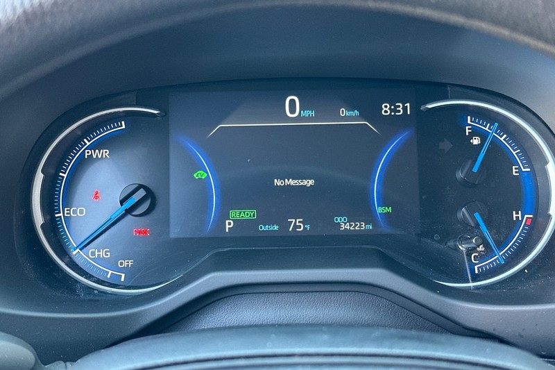 Toyota RAV4 Vehicle Full-screen Gallery Image 39