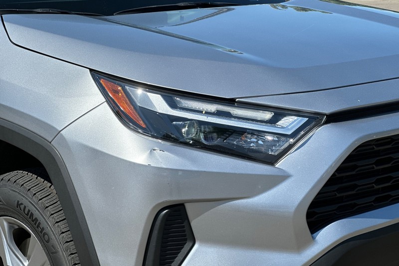 Toyota RAV4 Vehicle Full-screen Gallery Image 45