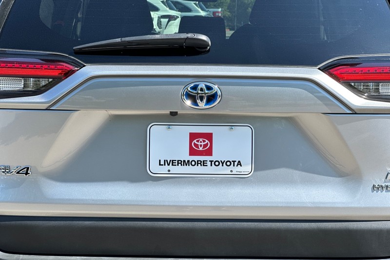 Toyota RAV4 Vehicle Full-screen Gallery Image 48