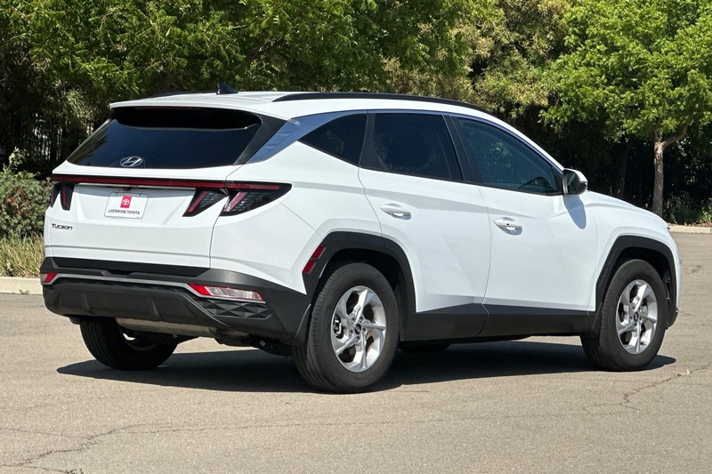 Hyundai Tucson Vehicle Full-screen Gallery Image 04