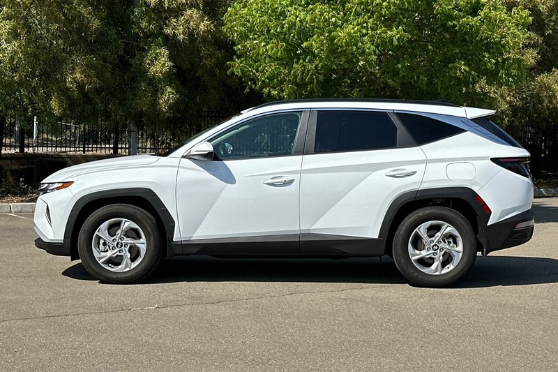 Hyundai Tucson Vehicle Full-screen Gallery Image 07