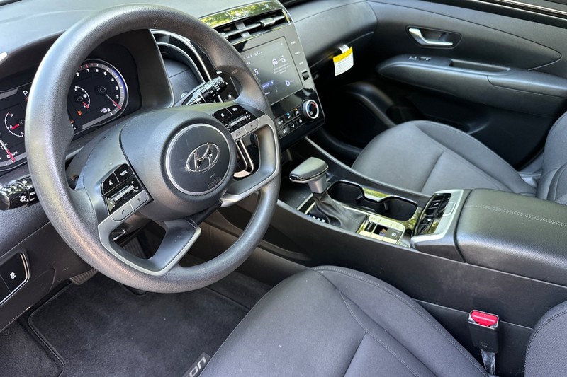 Hyundai Tucson Vehicle Full-screen Gallery Image 10