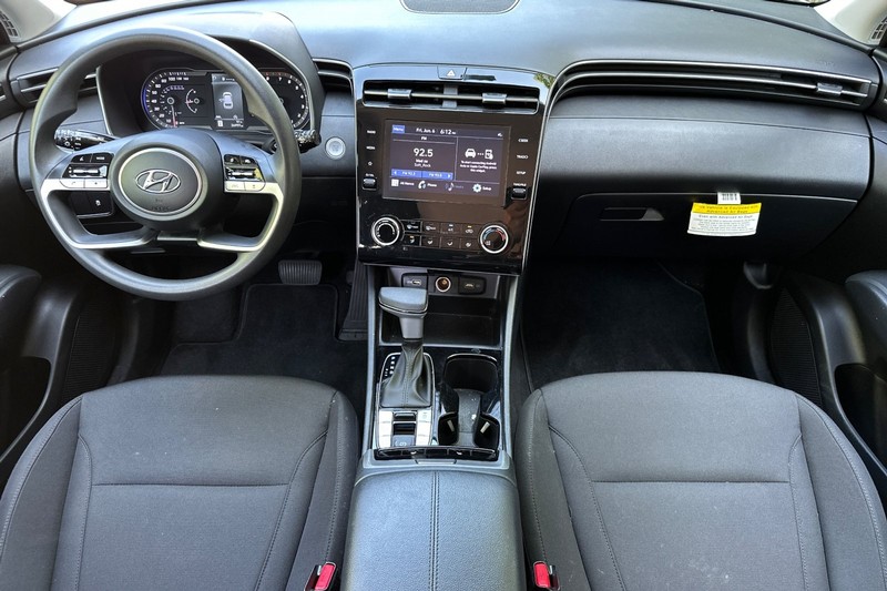 Hyundai Tucson Vehicle Full-screen Gallery Image 15