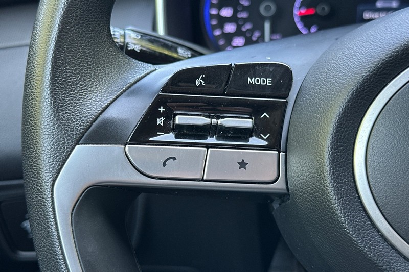Hyundai Tucson Vehicle Full-screen Gallery Image 35
