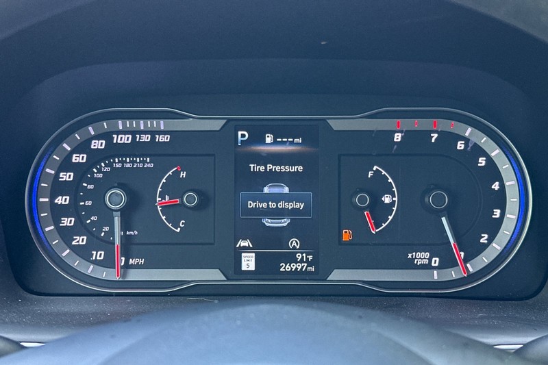 Hyundai Tucson Vehicle Full-screen Gallery Image 39