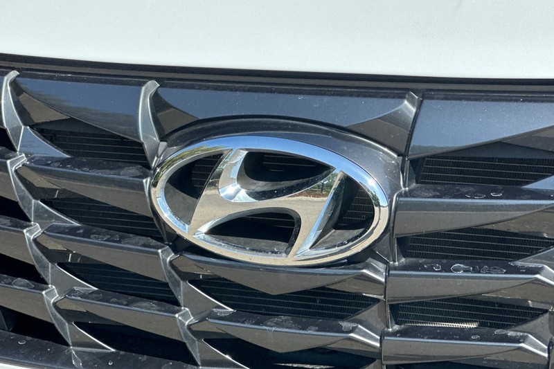 Hyundai Tucson Vehicle Full-screen Gallery Image 46