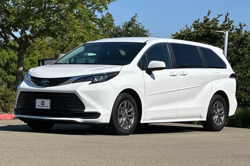 Toyota Sienna Vehicle Full-screen Gallery Image 08