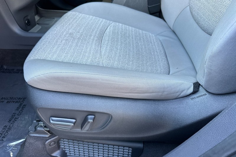 Toyota Sienna Vehicle Full-screen Gallery Image 13