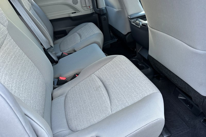 Toyota Sienna Vehicle Full-screen Gallery Image 18