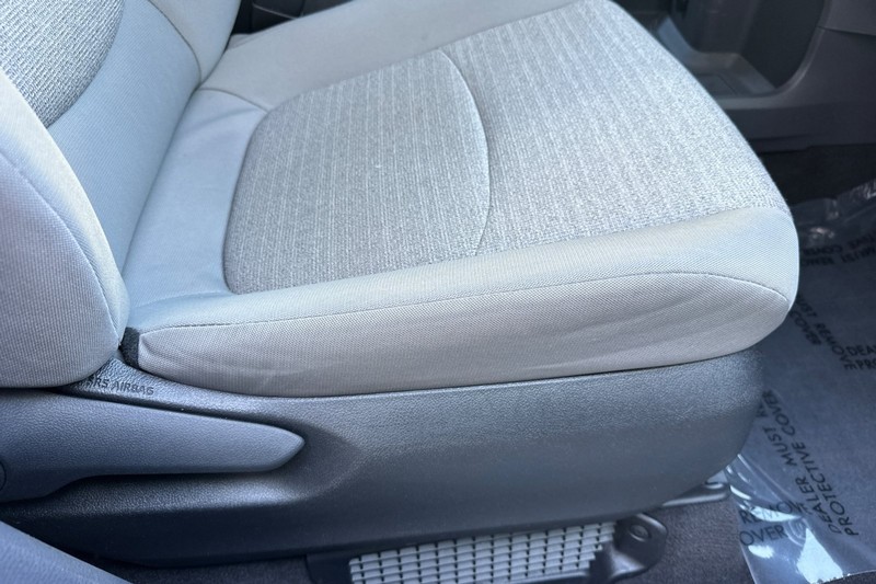 Toyota Sienna Vehicle Full-screen Gallery Image 23