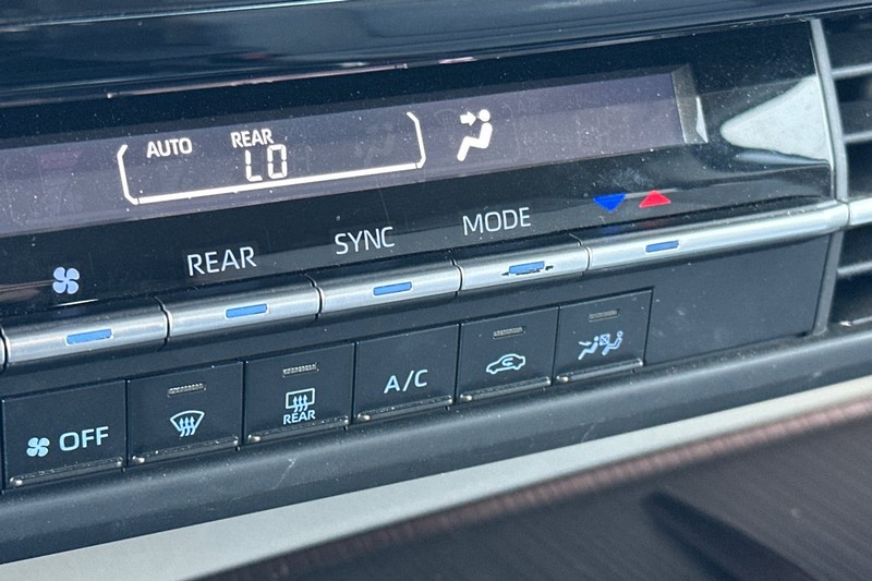 Toyota Sienna Vehicle Full-screen Gallery Image 30
