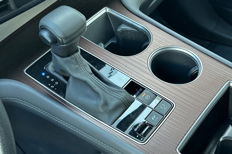 Toyota Sienna Vehicle Full-screen Gallery Image 33