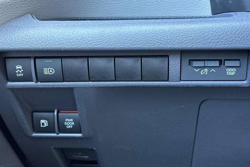 Toyota Sienna Vehicle Full-screen Gallery Image 42