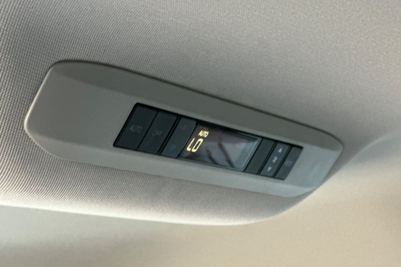 Toyota Sienna Vehicle Full-screen Gallery Image 43
