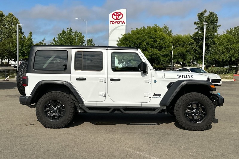 Jeep Wrangler 4xe Vehicle Full-screen Gallery Image 03