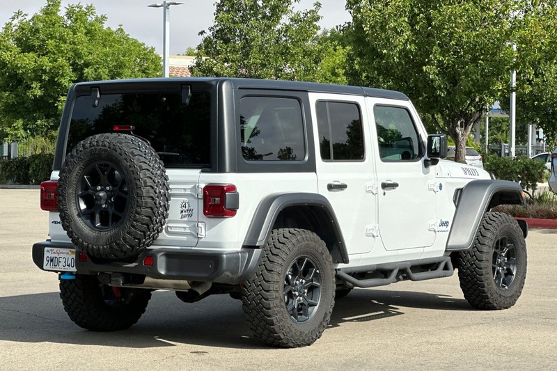 Jeep Wrangler 4xe Vehicle Full-screen Gallery Image 04