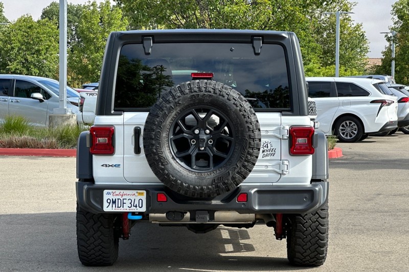 Jeep Wrangler 4xe Vehicle Full-screen Gallery Image 05