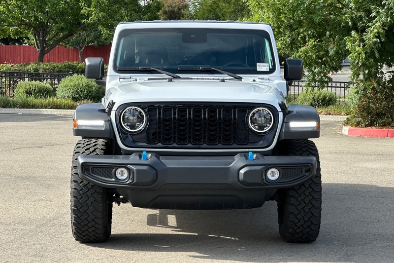 Jeep Wrangler 4xe Vehicle Full-screen Gallery Image 09