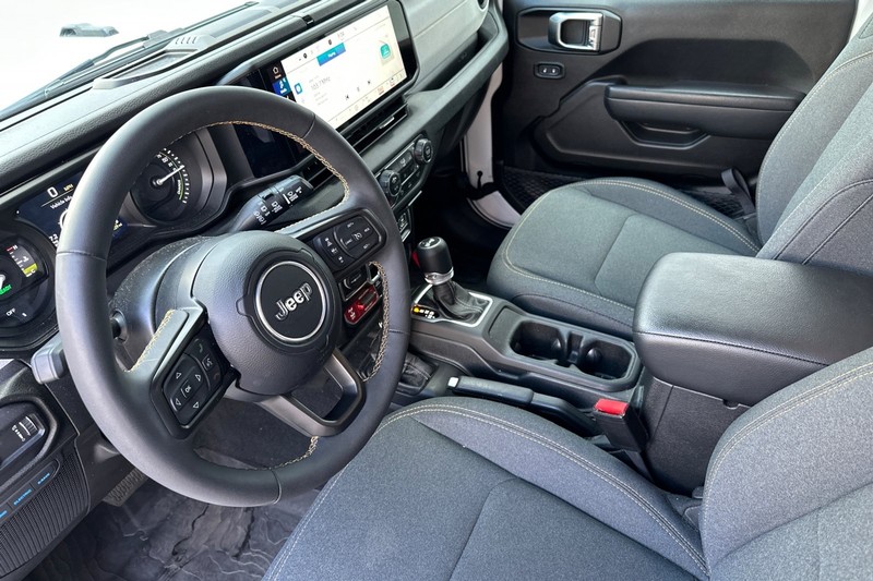 Jeep Wrangler 4xe Vehicle Full-screen Gallery Image 10