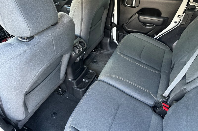 Jeep Wrangler 4xe Vehicle Full-screen Gallery Image 13
