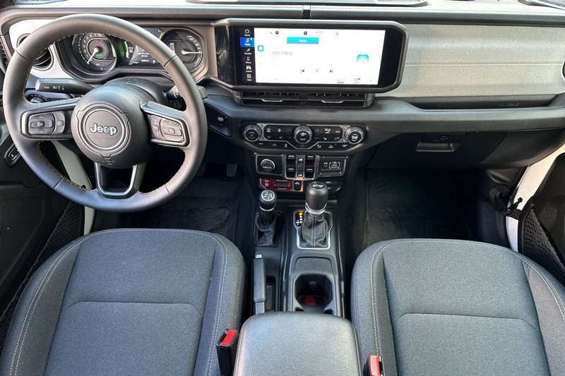 Jeep Wrangler 4xe Vehicle Full-screen Gallery Image 14