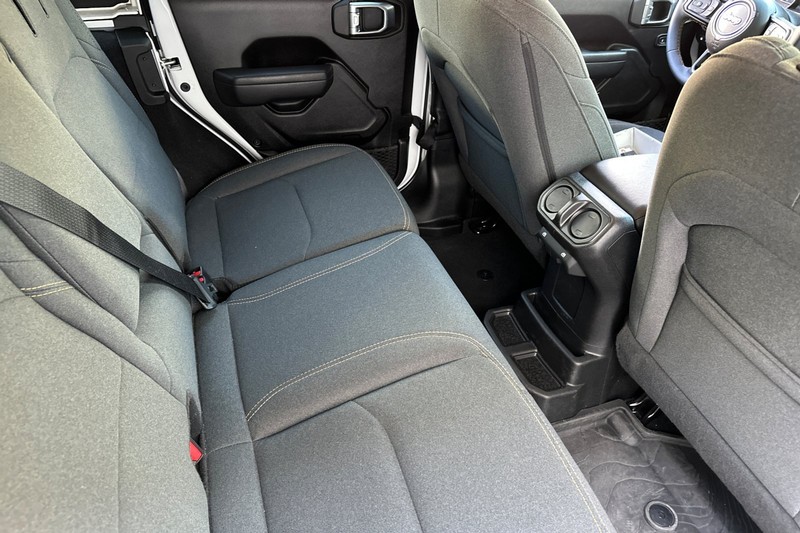 Jeep Wrangler 4xe Vehicle Full-screen Gallery Image 17