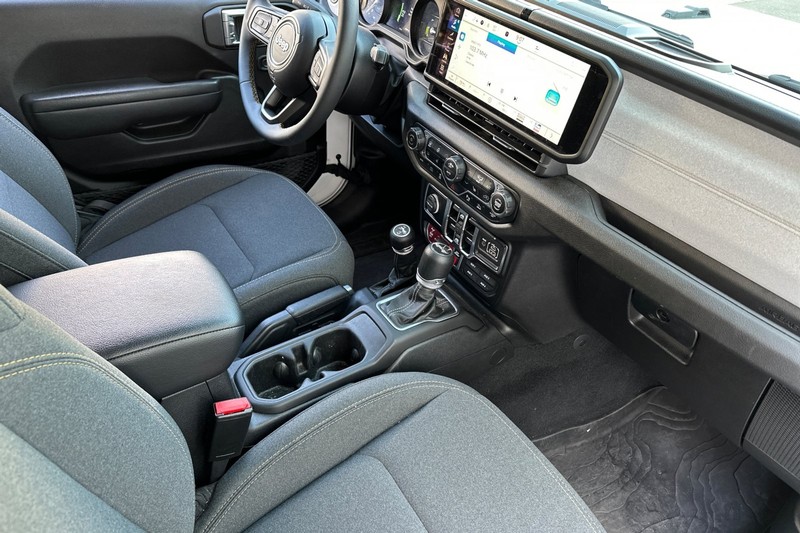 Jeep Wrangler 4xe Vehicle Full-screen Gallery Image 18
