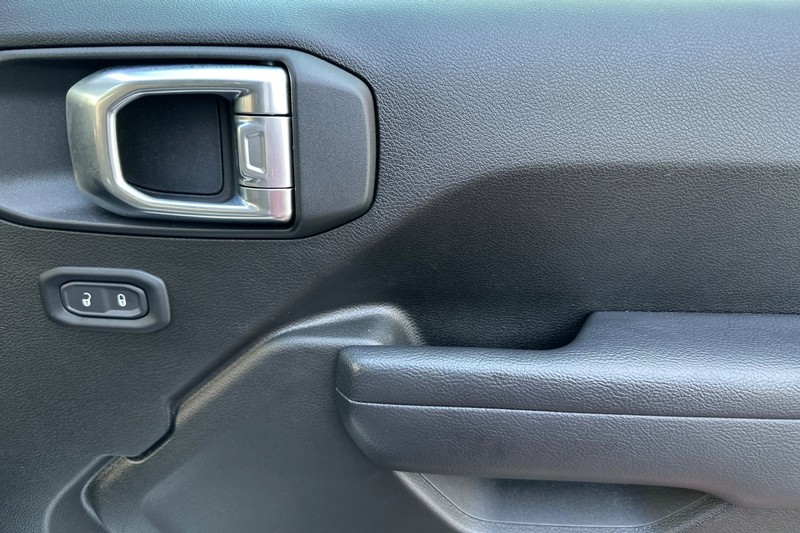 Jeep Wrangler 4xe Vehicle Full-screen Gallery Image 20