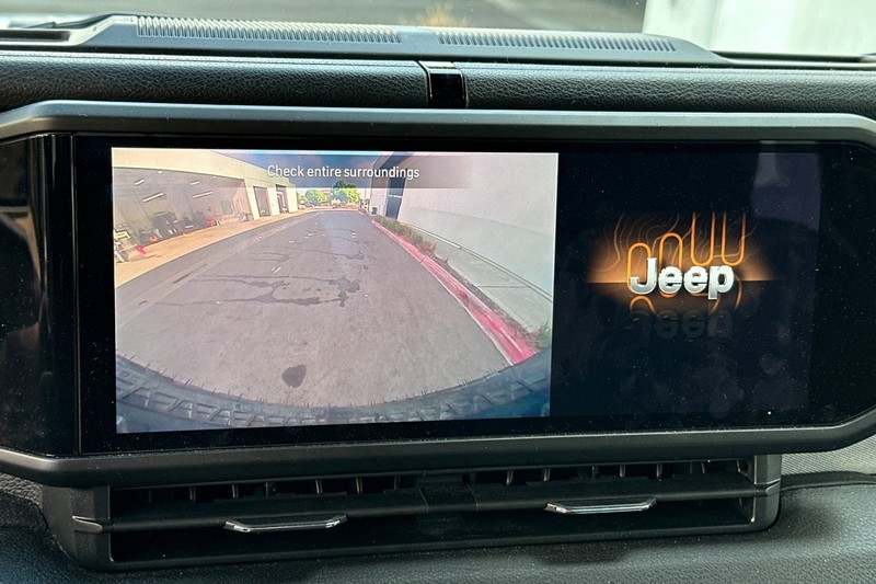 Jeep Wrangler 4xe Vehicle Full-screen Gallery Image 25