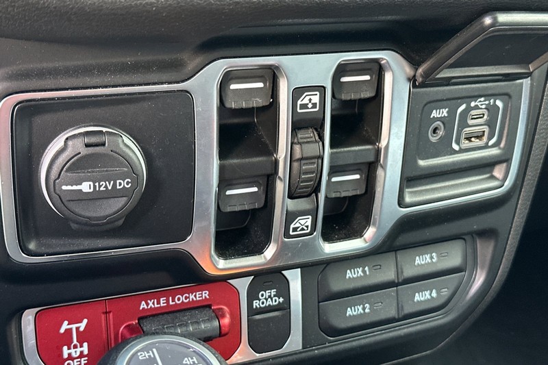 Jeep Wrangler 4xe Vehicle Full-screen Gallery Image 27