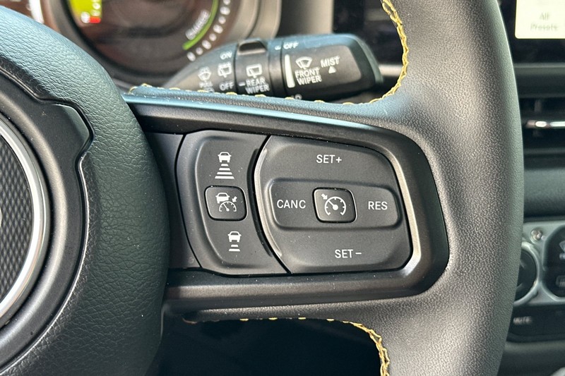 Jeep Wrangler 4xe Vehicle Full-screen Gallery Image 34