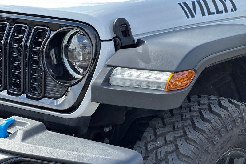 Jeep Wrangler 4xe Vehicle Full-screen Gallery Image 43