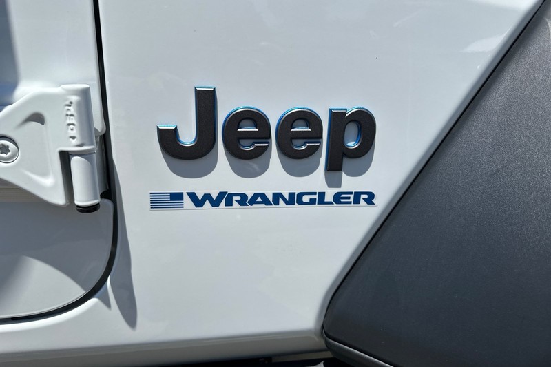 Jeep Wrangler 4xe Vehicle Full-screen Gallery Image 47