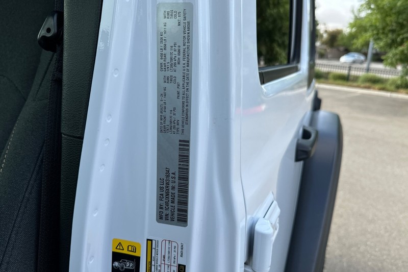 Jeep Wrangler 4xe Vehicle Full-screen Gallery Image 48