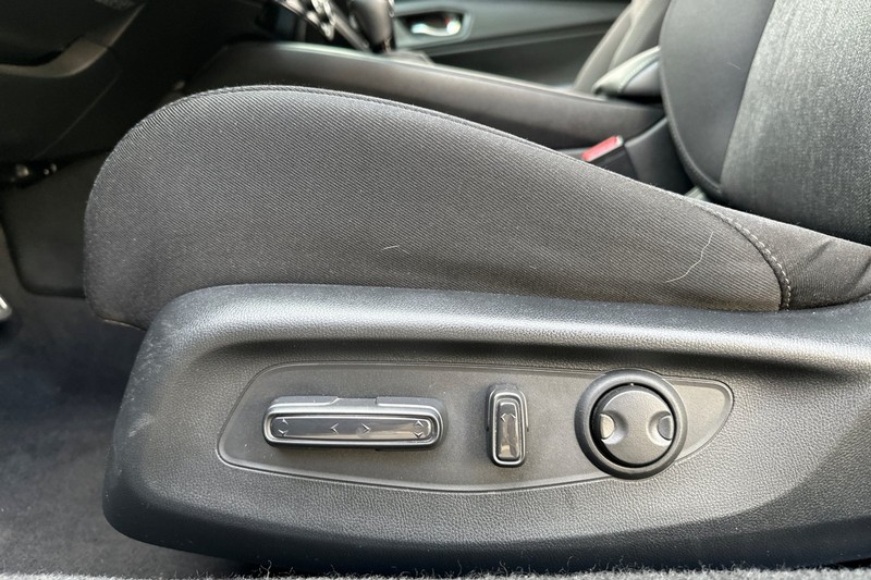Honda Accord Hybrid Vehicle Full-screen Gallery Image 13