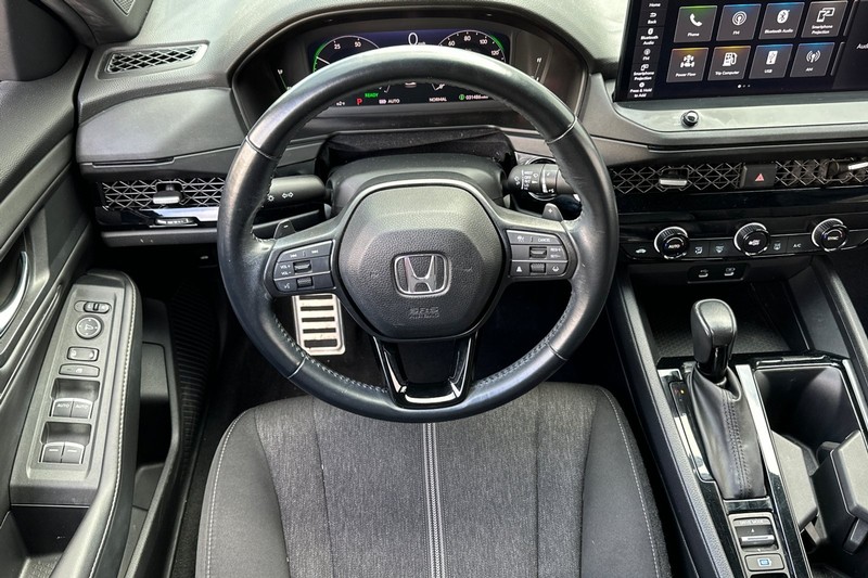 Honda Accord Hybrid Vehicle Full-screen Gallery Image 16