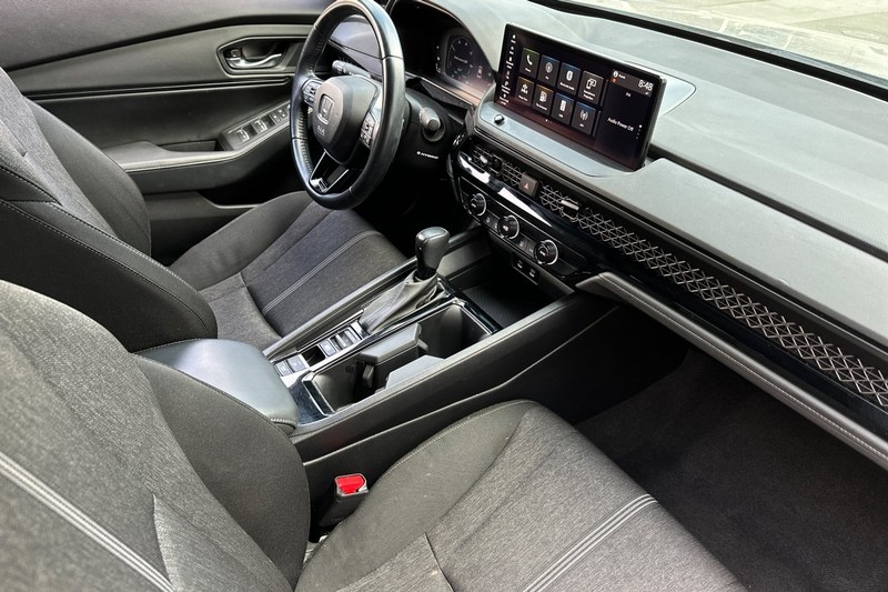 Honda Accord Hybrid Vehicle Full-screen Gallery Image 18